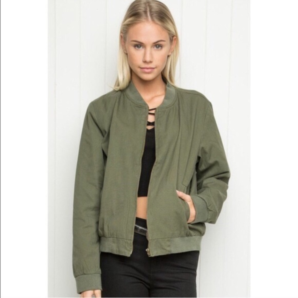 ♦️FINAL SALE ♦️Brandy Melville green bomber jacket